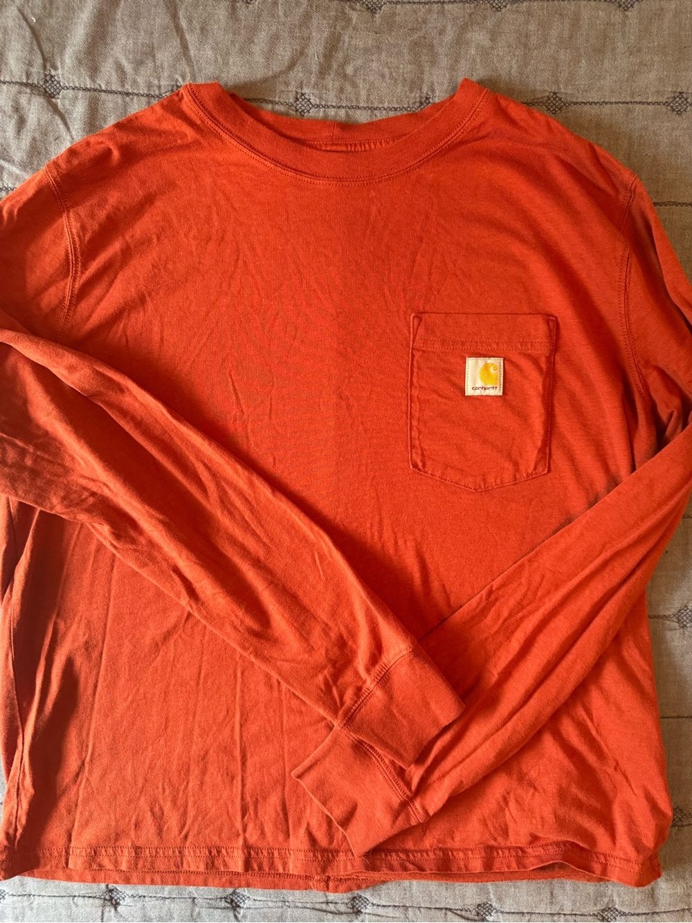 Carhartt Long-Sleeve Pocket Tee in red Orange
